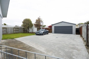 28 Raglan Avenue-4